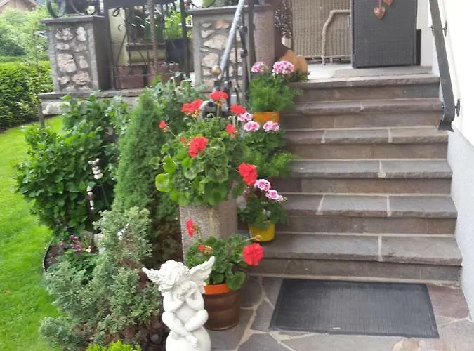 Landhaus Egger بيت ضيافة *